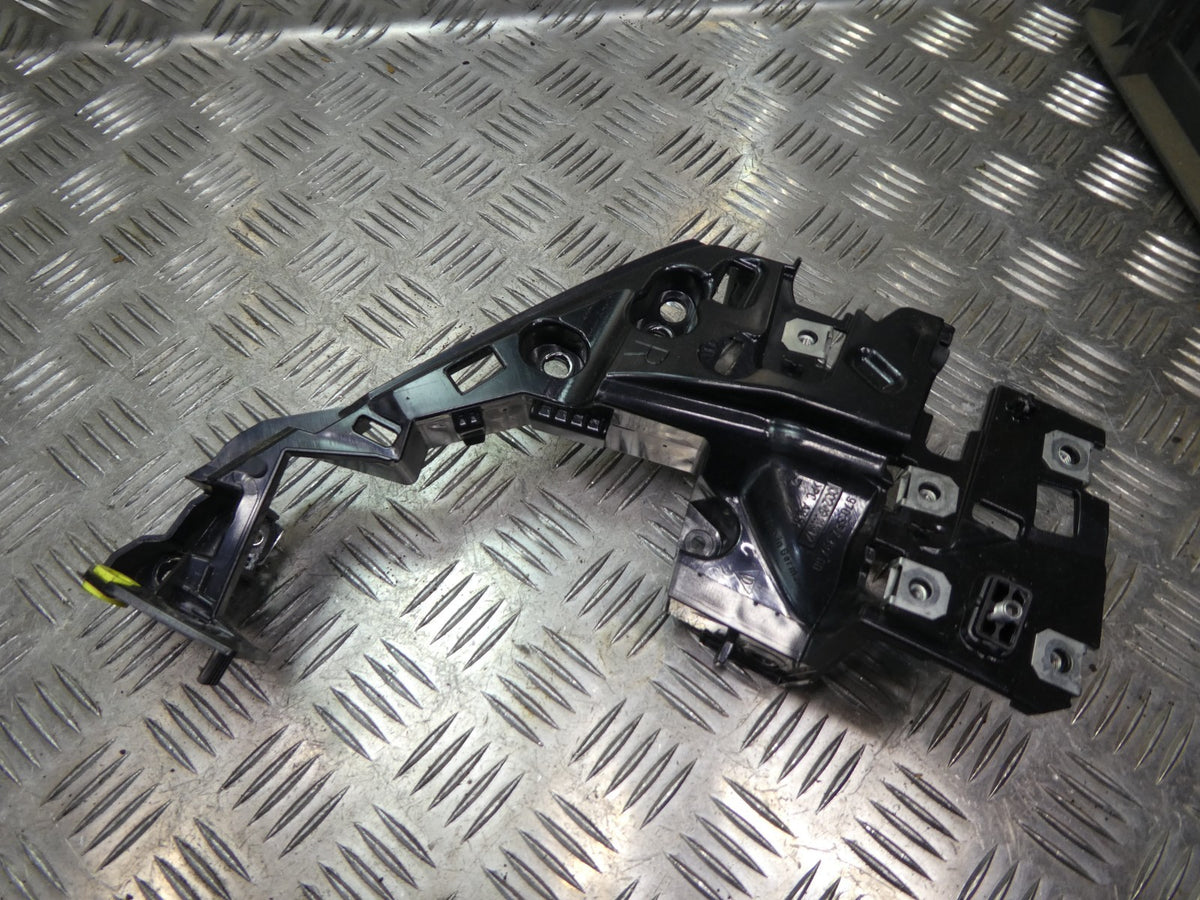 Porsche Panamera 970 Halter Armaturenbrett rechts ORIGINAL gebraucht - 97055239200 – Produktansicht 1