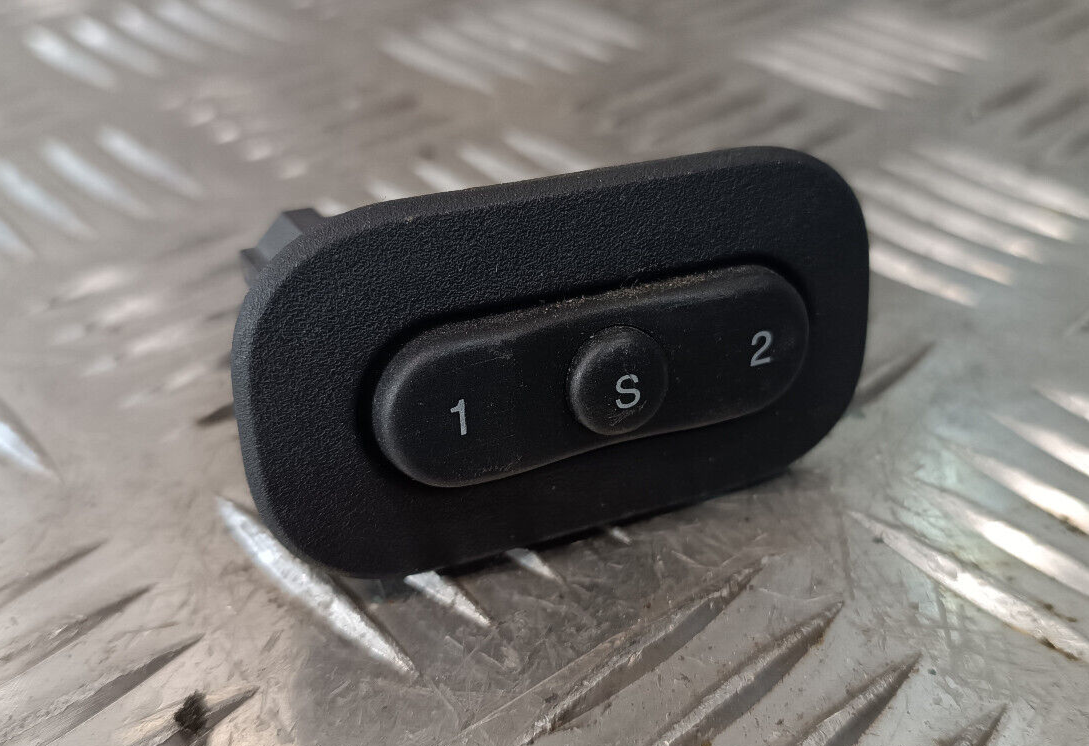Jeep Grand WK2 Sitzschalter Speicher Memory Schalter 5JF97TRMAC ORIGINAL gebraucht - Cherokee – Produktansicht 1