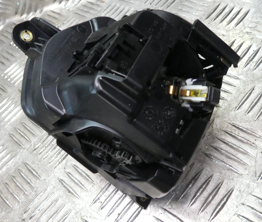 Porsche Panamera 970 Aschenbecher Mittelkonsole vorne Klavierlack ORIGINAL gebraucht - 97055335100 – Produktansicht 3
