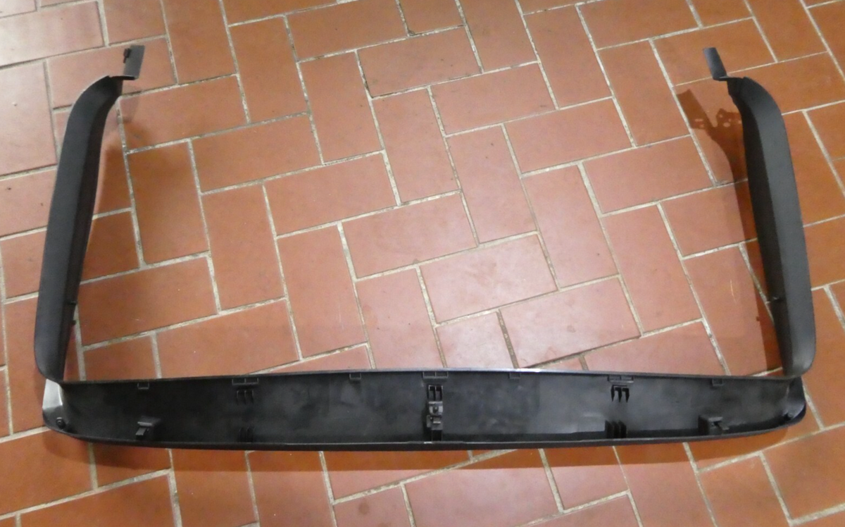 Porsche Macan 95B Heckklappe Verkleidung oben schwarz 95B867973A ORIGINAL gebraucht - Heckdeckel – Produktansicht 4