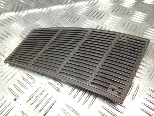 Mercedes-Benz W126 C126 SEC Abdeckung Lautsprecher Armaturenbrett links braun – Produktansicht 1