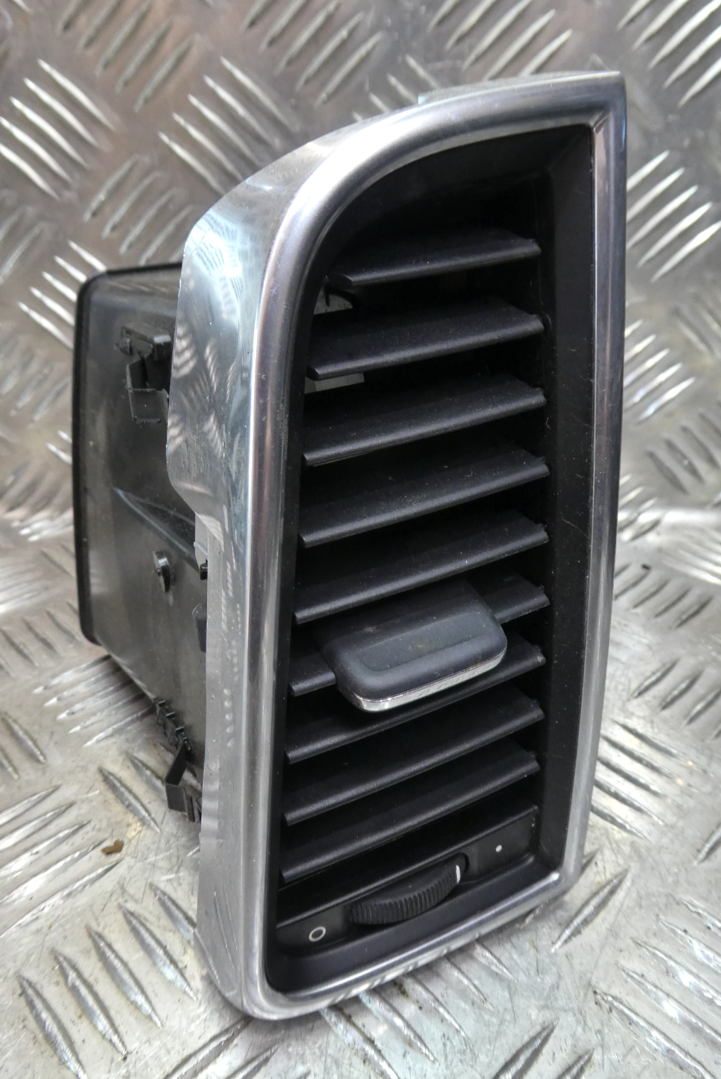 Porsche Panamera S 970 Luftdüse Armaturenbrett Rechts Mitte ORIGINAL gebraucht - 97055214203 – Produktansicht 1