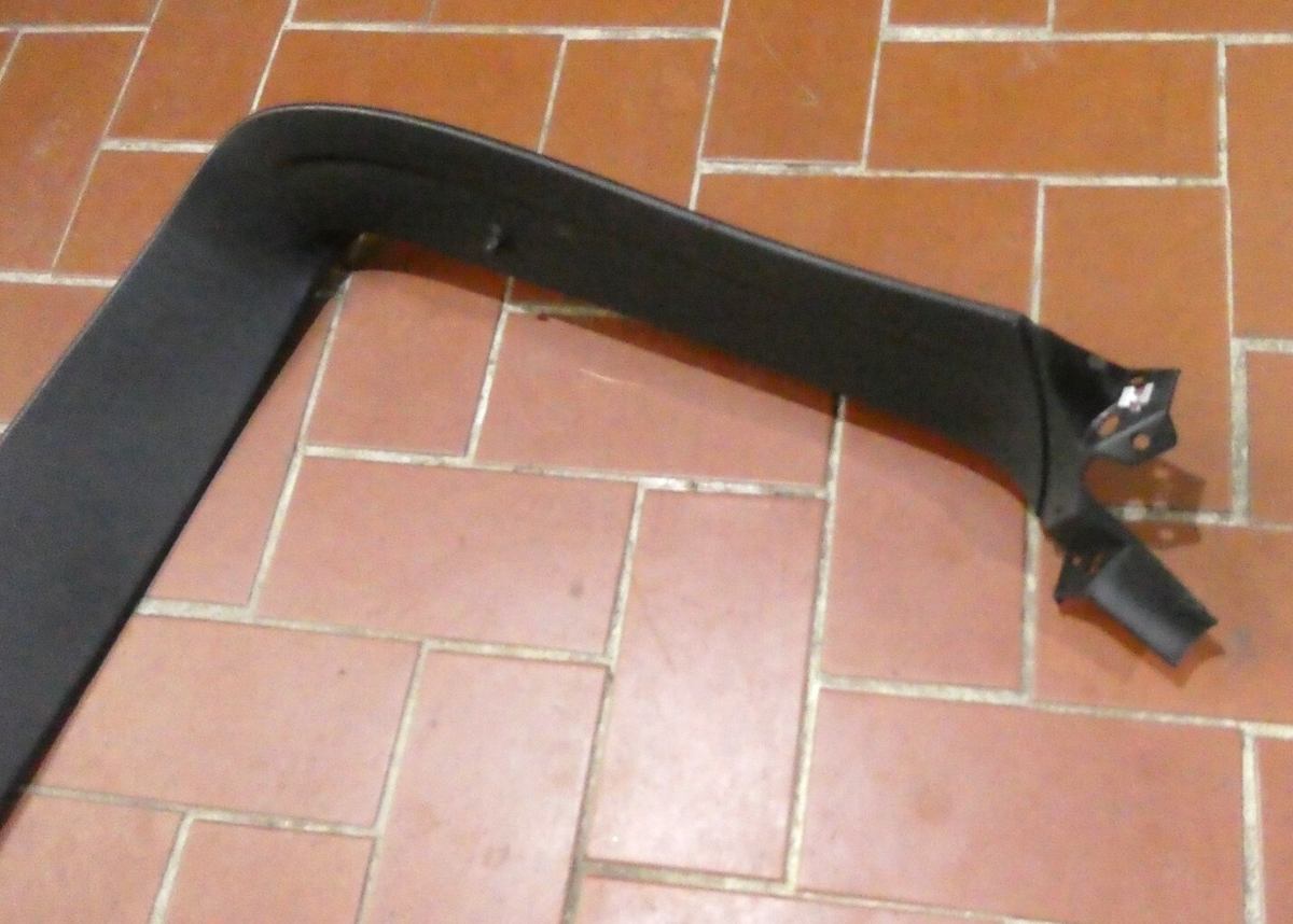 Porsche Macan 95B Heckklappe Verkleidung oben schwarz 95B867973A ORIGINAL gebraucht - Heckdeckel – Produktansicht 3