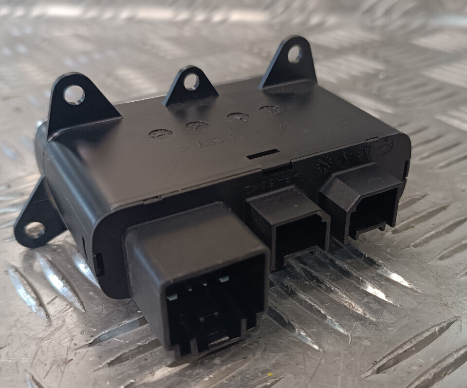 Jeep Grand Cherokee WK2 Steuergerät AUX USB SD Gerat Einheit ORIGINAL gebraucht - 68258696AA – Produktansicht 2