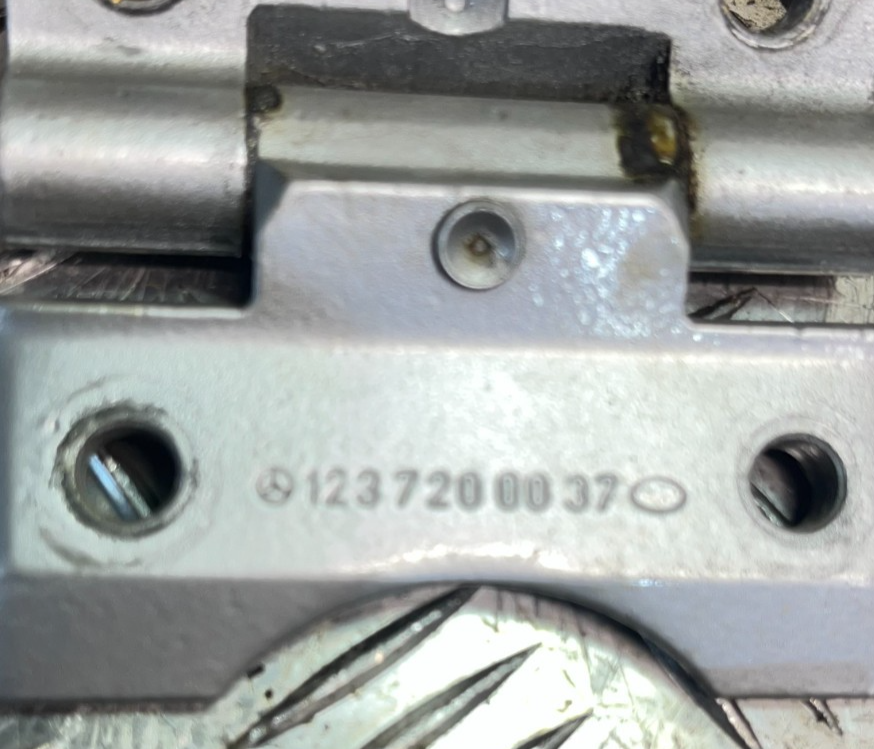 Mercedes-Benz C126 W126 _ Türscharnier Satz 4 stück _ Silber ORIGINAL gebraucht - 1237200037 – Produktansicht 2