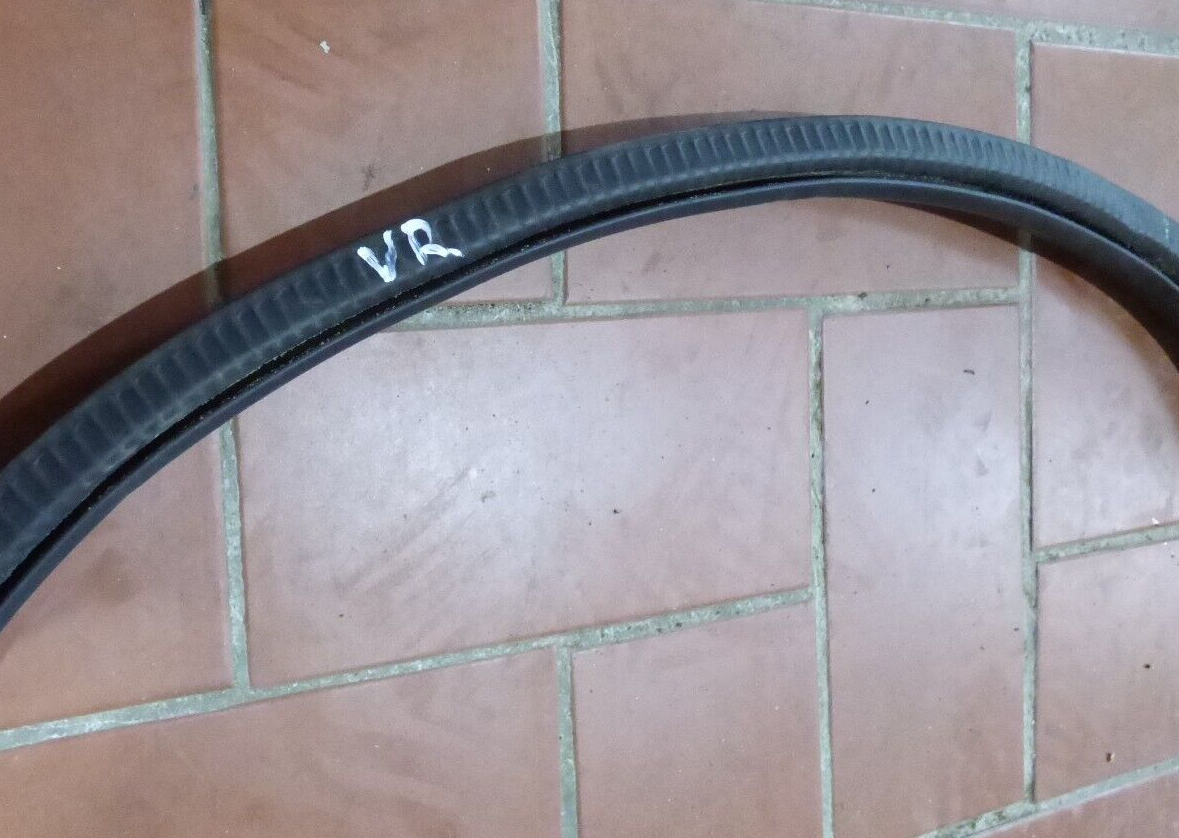 Orig. Porsche Cayenne 92A Türdichtung Tür vorne rechts 7P0867365B ORIGINAL gebraucht - Gummidichtung – Produktansicht 2