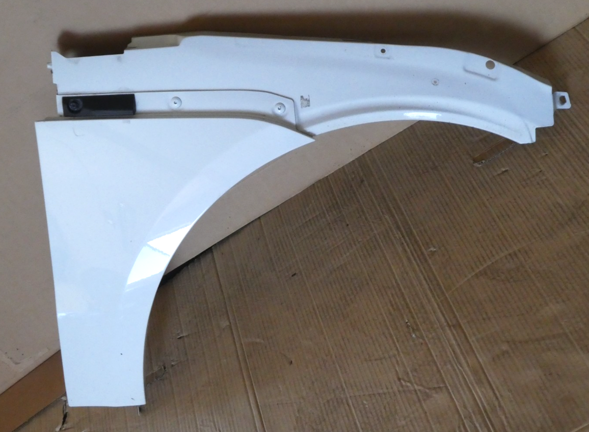 Porsche Macan 95B 2015 Kotflügel vorne rechts zweite Weiß ohne delle ORIGINAL gebraucht - 95B821106B – Produktansicht 1