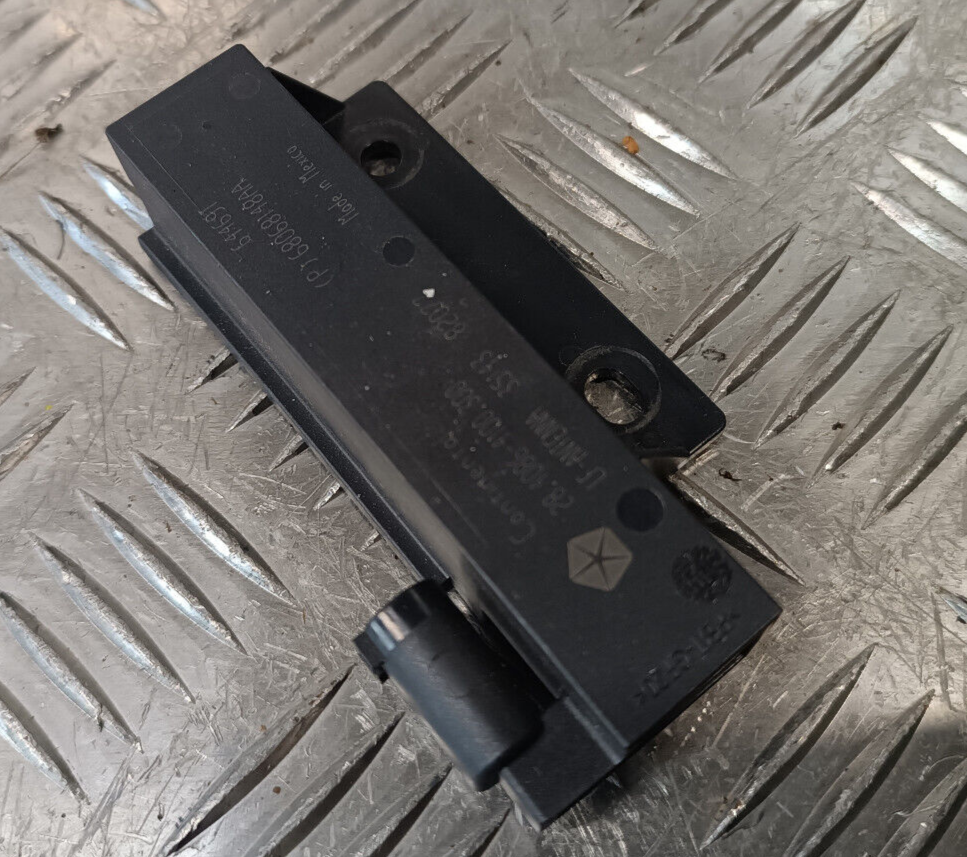 Jeep Grand Cherokee WK2 Radio Antenne Module ORIGINAL gebraucht - - 68068148AA – Produktansicht 2