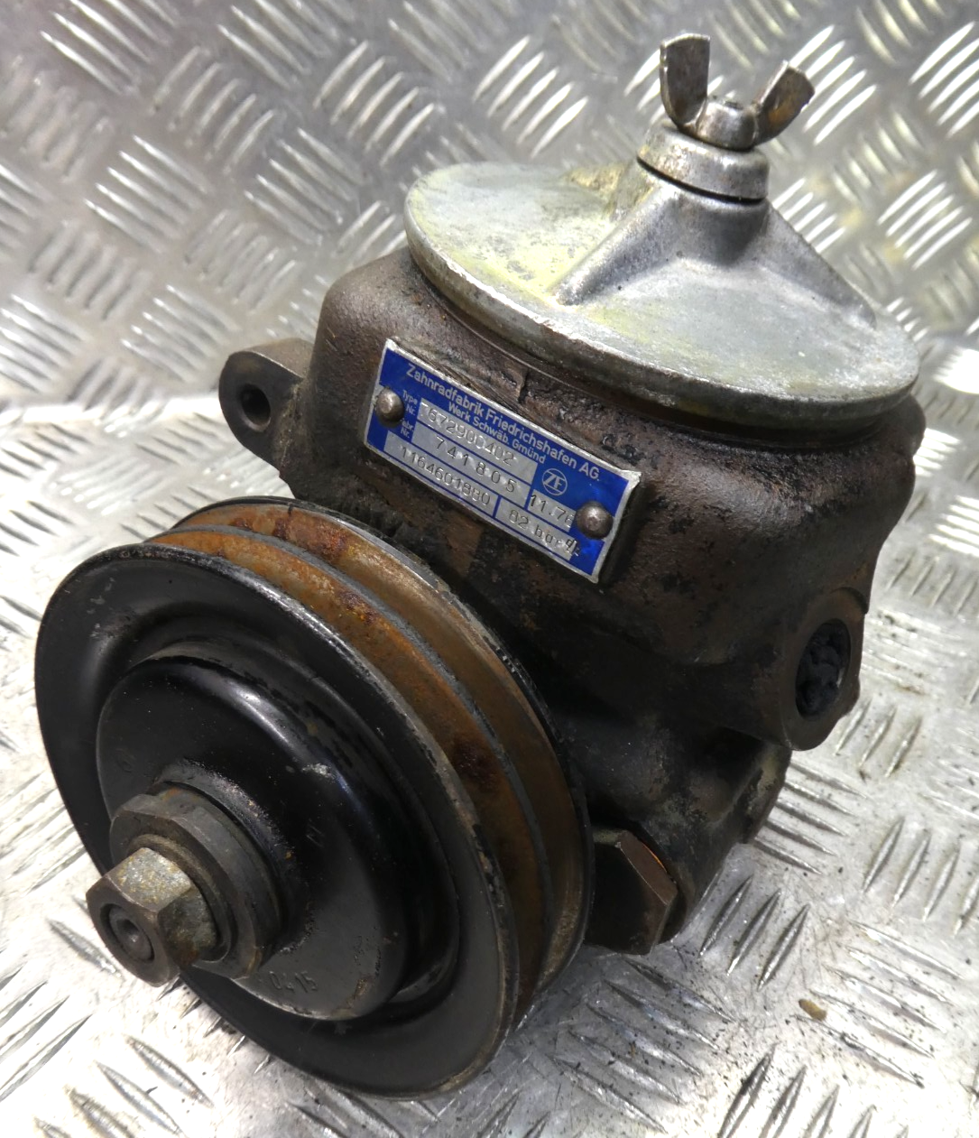 Mercedes-Benz W126 C126 Servopumpe Lenkungspumpe power steering pump ORIGINAL gebraucht - 1164601880 – Produktansicht 1
