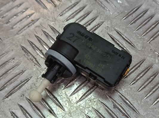 OPEL ASTRA K 1.4 Turbo Scheinwerfermotor rechts GM 27 ORIGINAL gebraucht - Verstellmotor – Produktansicht 1
